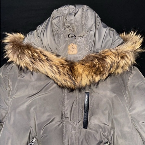 Mackage Original DIXON 2-in-1 Nordic down bomber with natural fur - Picture 3 of 15
